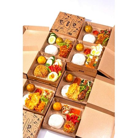 Super Oyo 2223 J&B Room Utan Kayu Jakarta Buitenkant foto