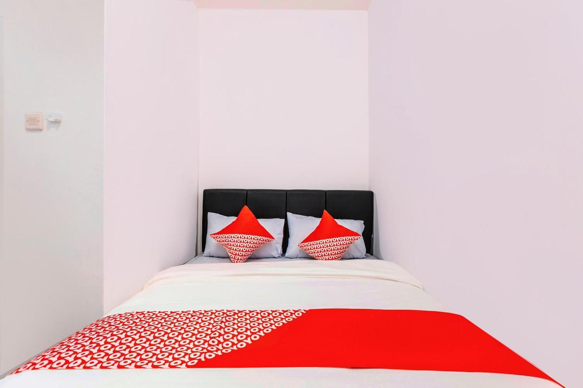 Super Oyo 2223 J&B Room Utan Kayu Jakarta Buitenkant foto