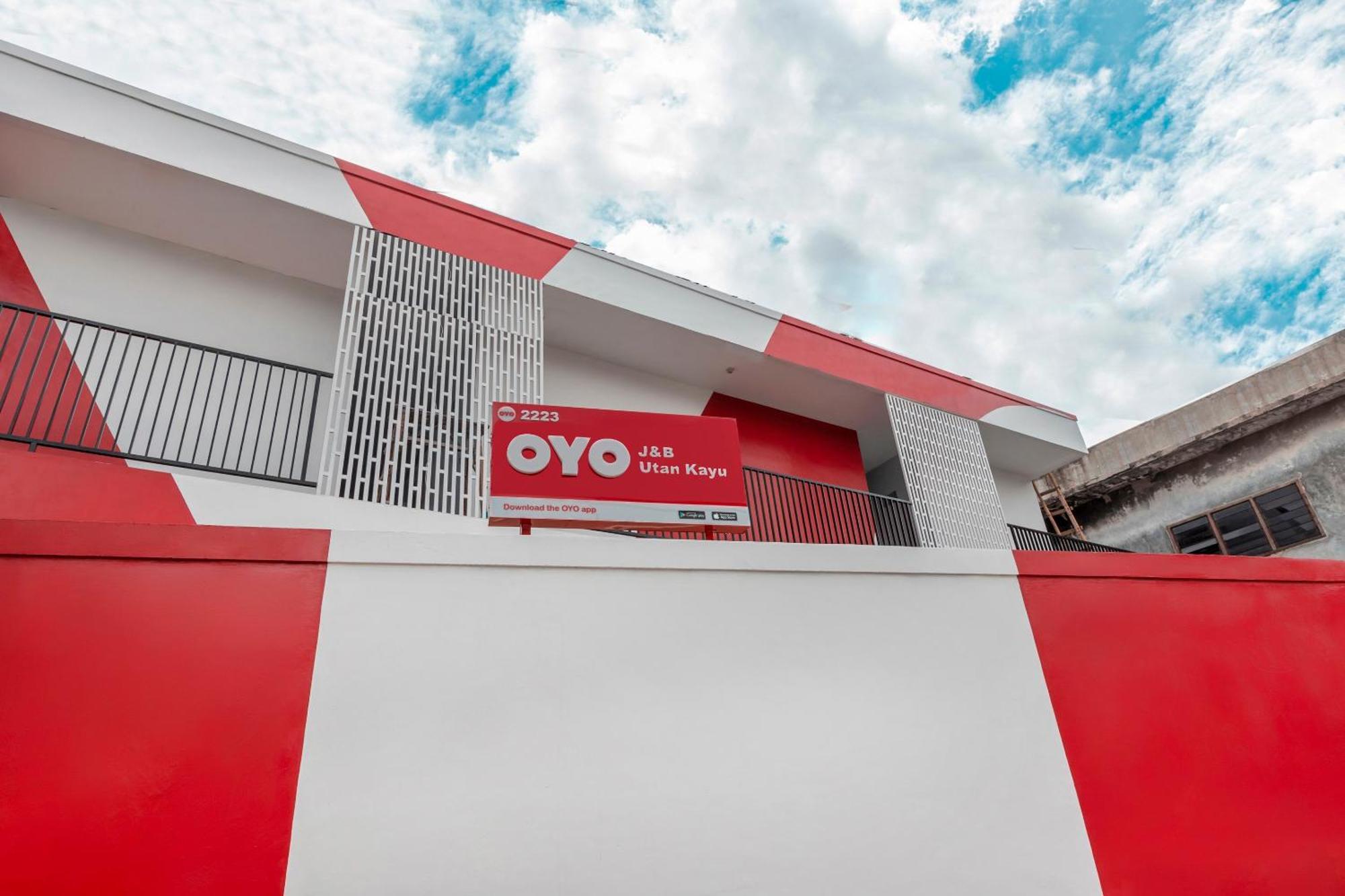 Super Oyo 2223 J&B Room Utan Kayu Jakarta Buitenkant foto